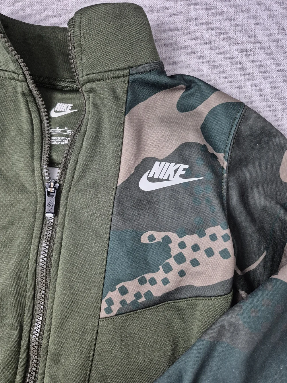 Nike Boys Camo Tracksuit Set Full-Zip Jacket & Joggers Size 6 (5-6Y)